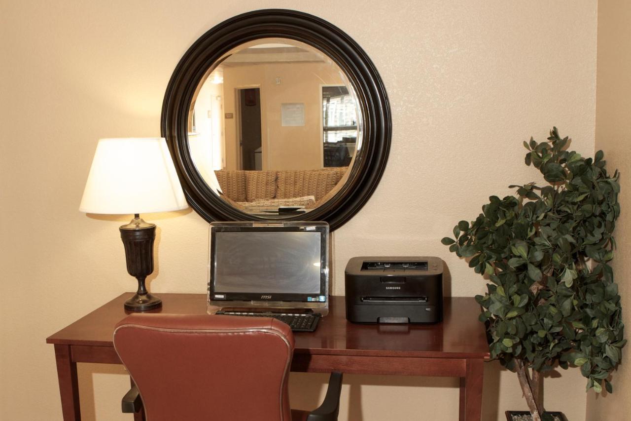 Candlewood Suites Champaign-Urbana University Area By Ihg Zewnętrze zdjęcie