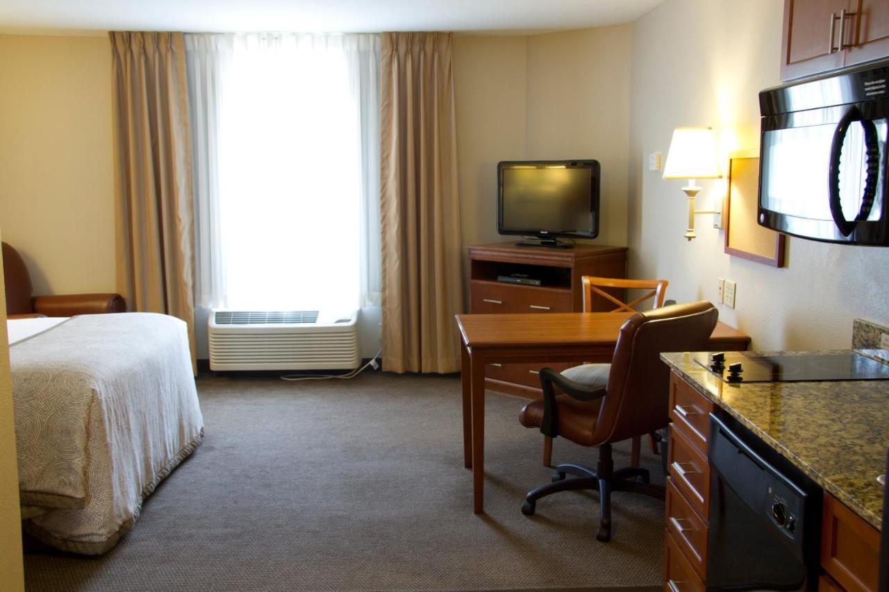 Candlewood Suites Champaign-Urbana University Area By Ihg Zewnętrze zdjęcie