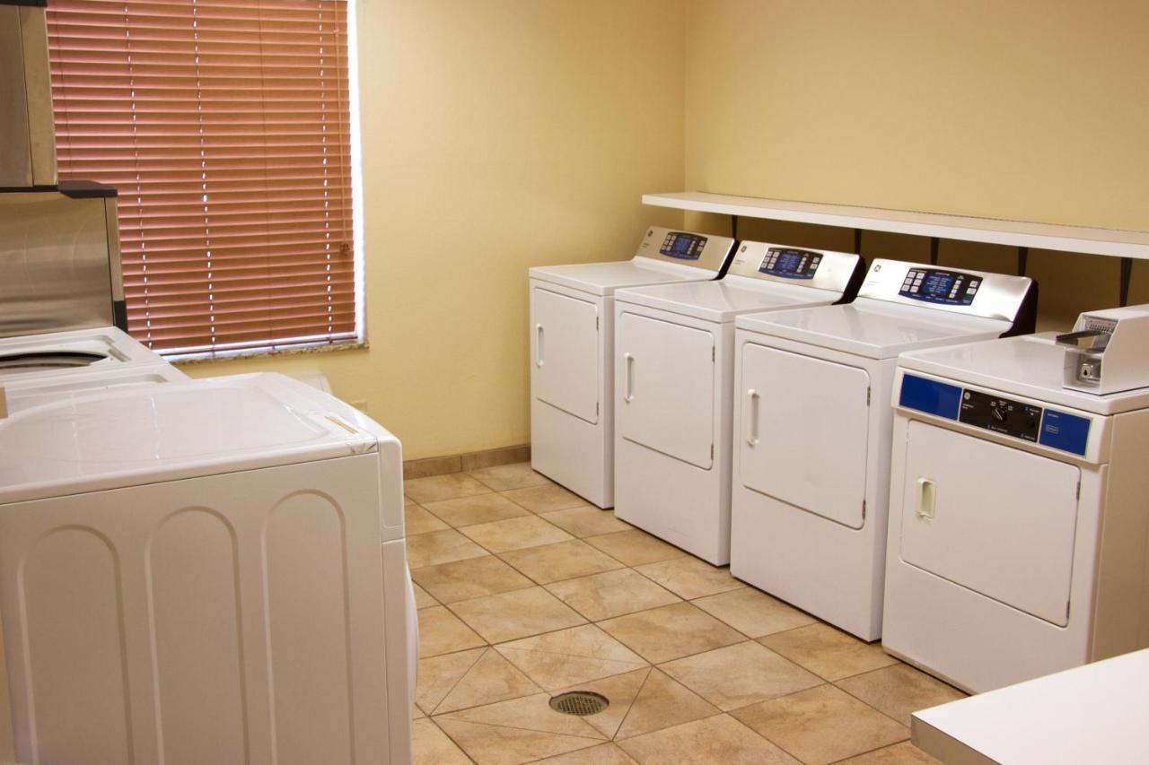 Candlewood Suites Champaign-Urbana University Area By Ihg Zewnętrze zdjęcie