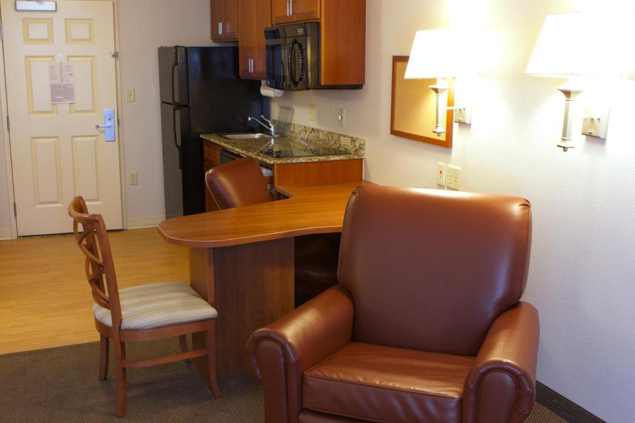 Candlewood Suites Champaign-Urbana University Area By Ihg Zewnętrze zdjęcie