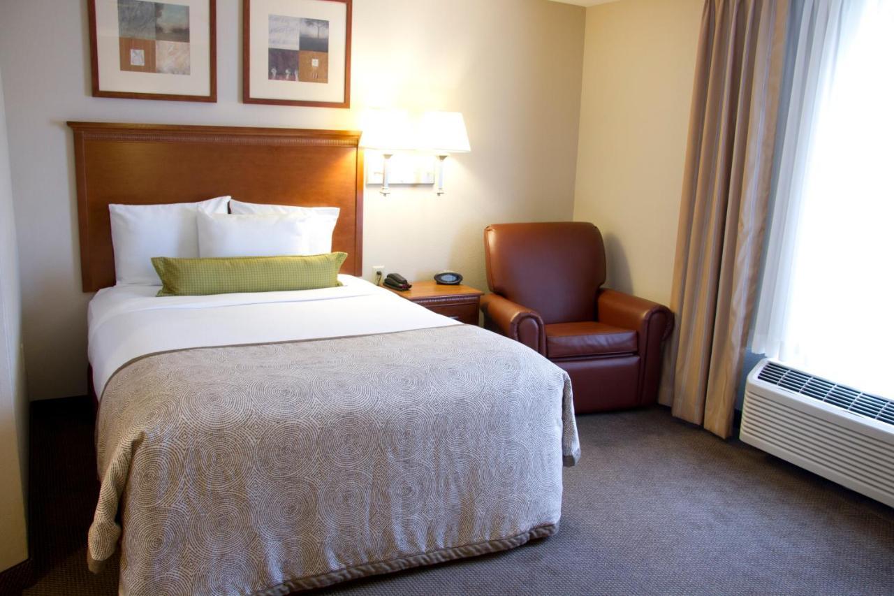 Candlewood Suites Champaign-Urbana University Area By Ihg Zewnętrze zdjęcie