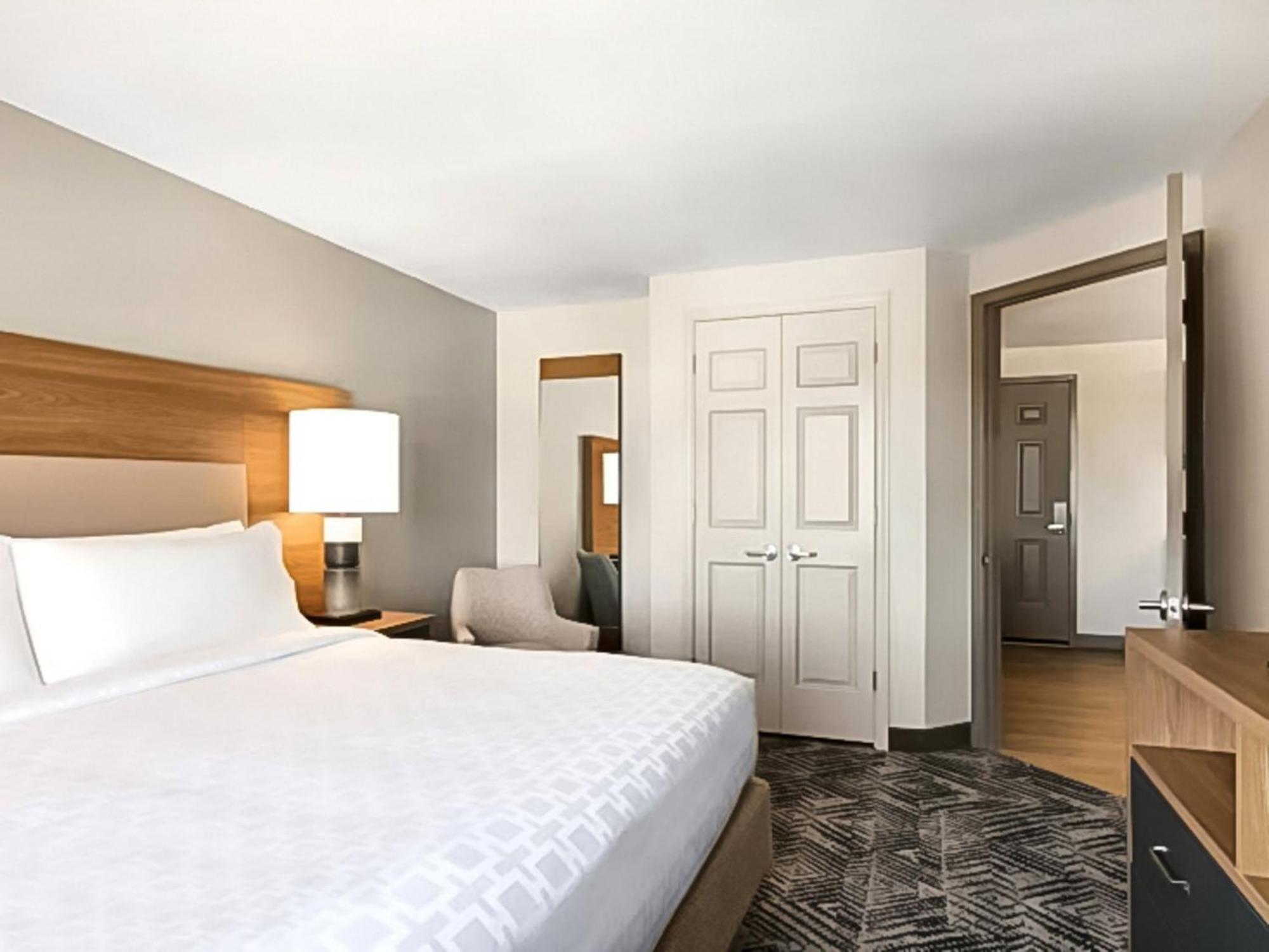 Candlewood Suites Champaign-Urbana University Area By Ihg Zewnętrze zdjęcie