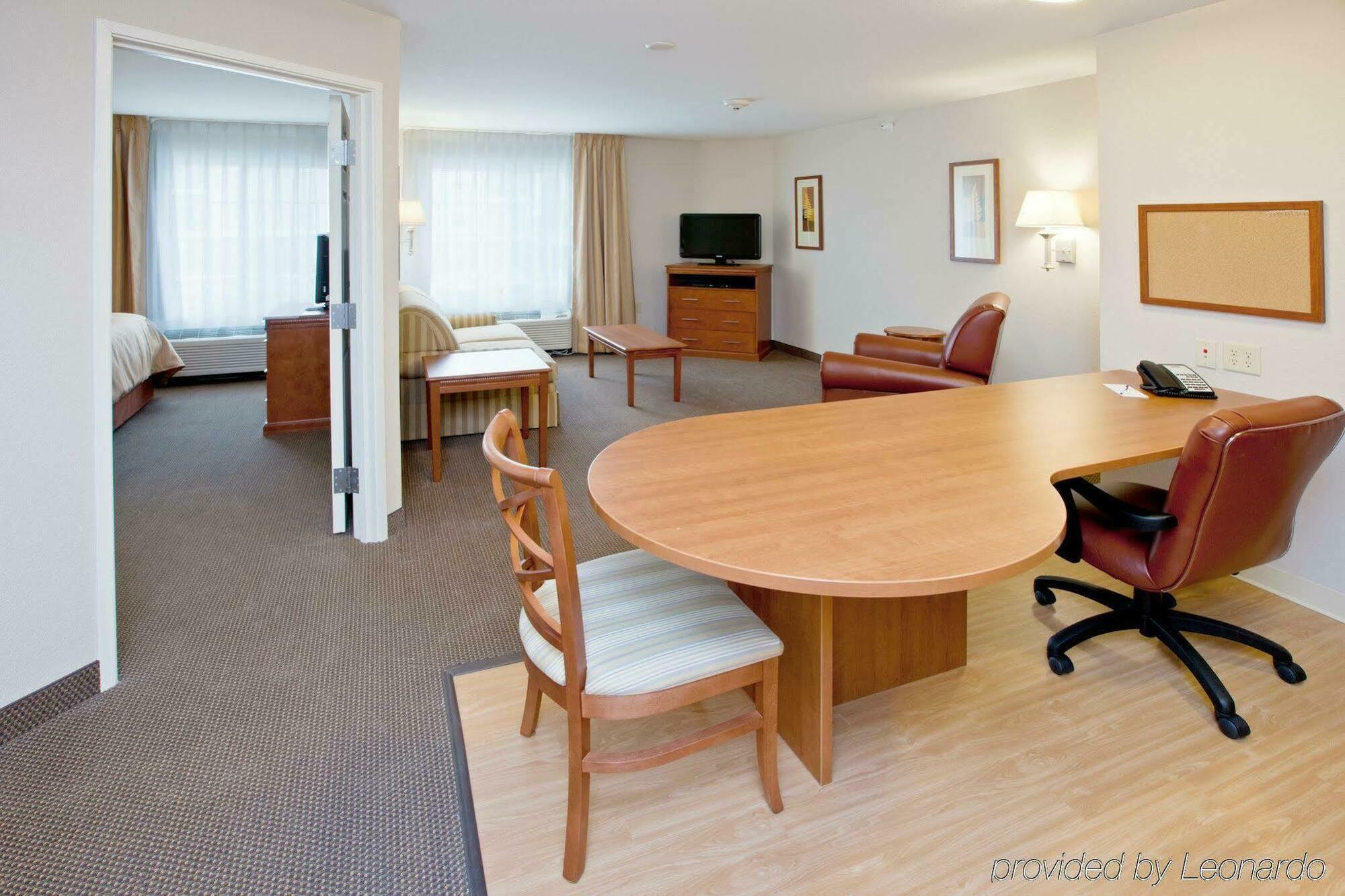 Candlewood Suites Champaign-Urbana University Area By Ihg Zewnętrze zdjęcie