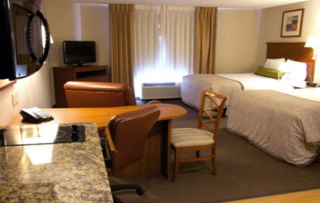 Candlewood Suites Champaign-Urbana University Area By Ihg Zewnętrze zdjęcie